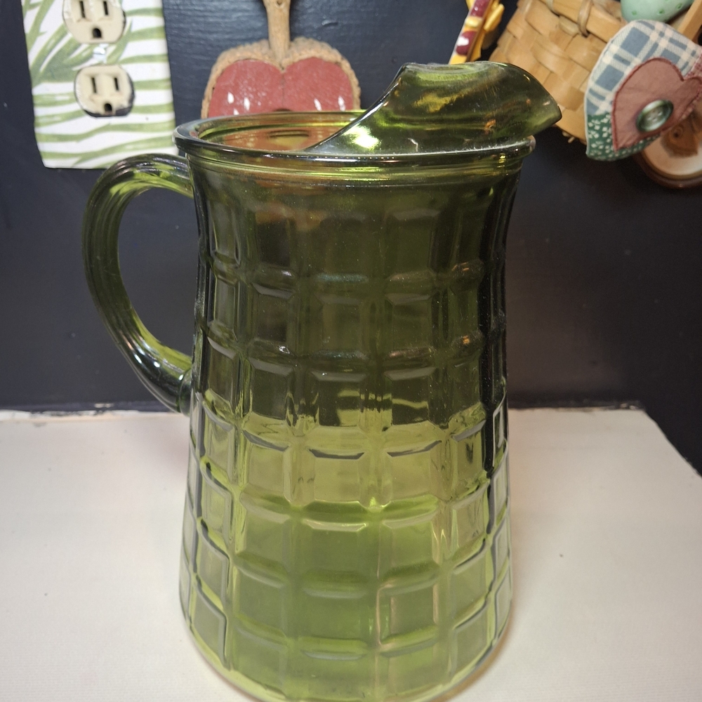 Green Glass Pitcher‎